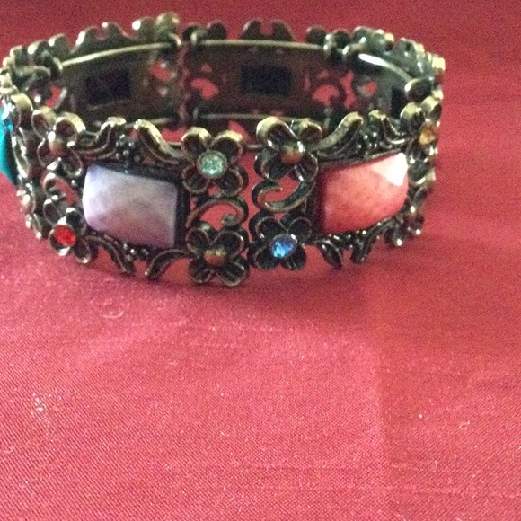 DEC 15 LAST DAY! CLEARANCE: Bracelet Inset With Stone - Picture 2 of 6